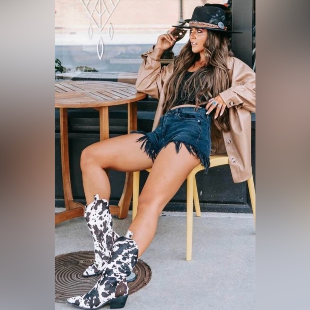 NIB -Dingo Woman’s Boots (pony/cow print.)